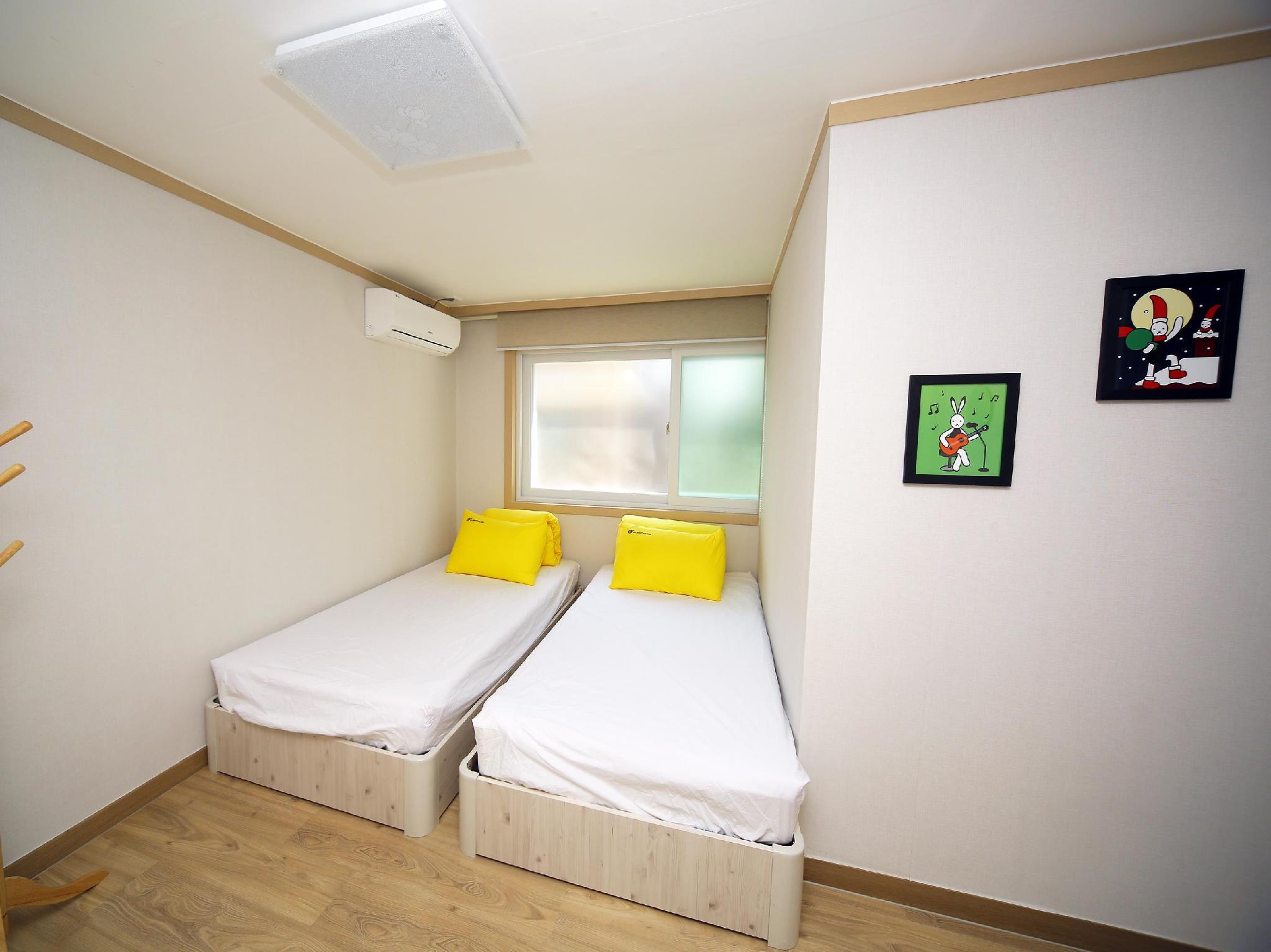 Room, Twin Beds, New Building