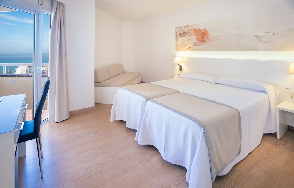THB Maria Isabel - Adults Only 32/61