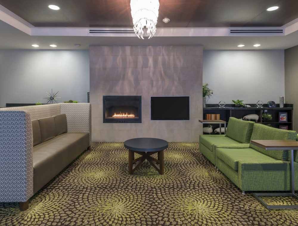 Holiday Inn Express Hotel and Suites Hays 5/53