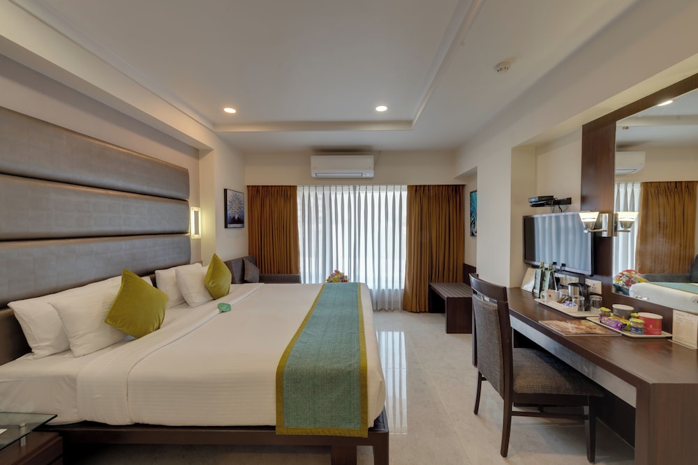 DELUXE, DOUBLE BED