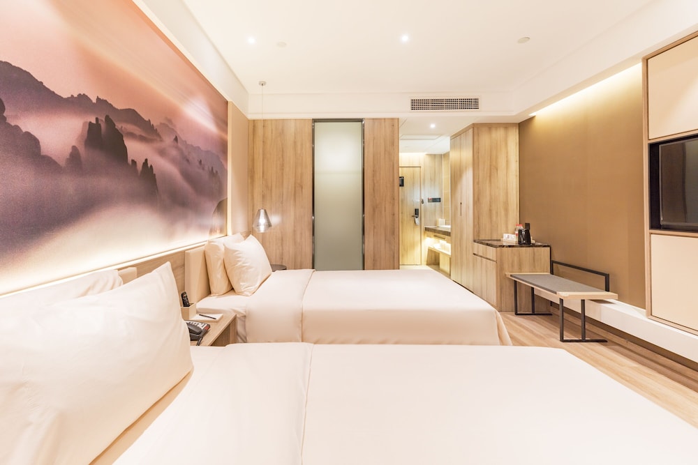 Atour Hotel Qingdao Airport Century Park 10/27