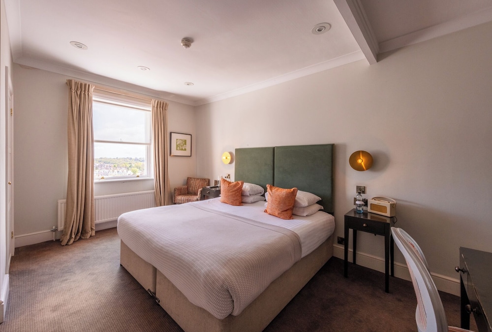 Royal Wells Hotel 26/71