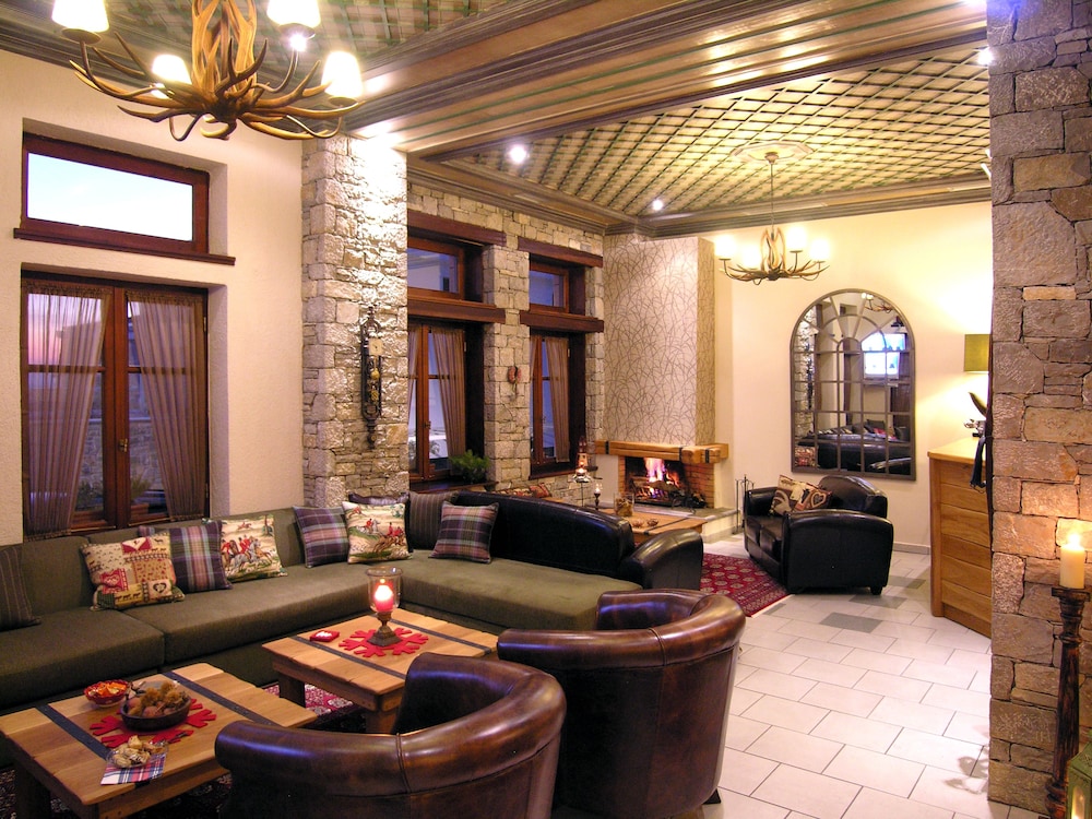 Ef Zin Studios and Suites 26/43
