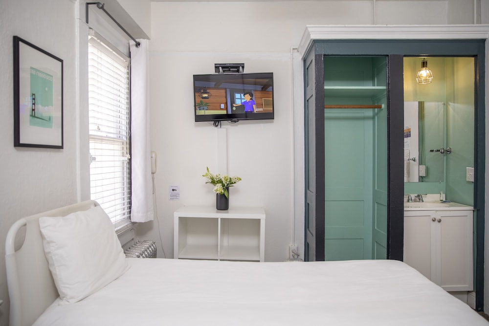 Edwardian Hotel 37/80