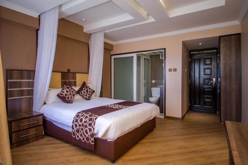 Airport Landing Hotel 12/48
