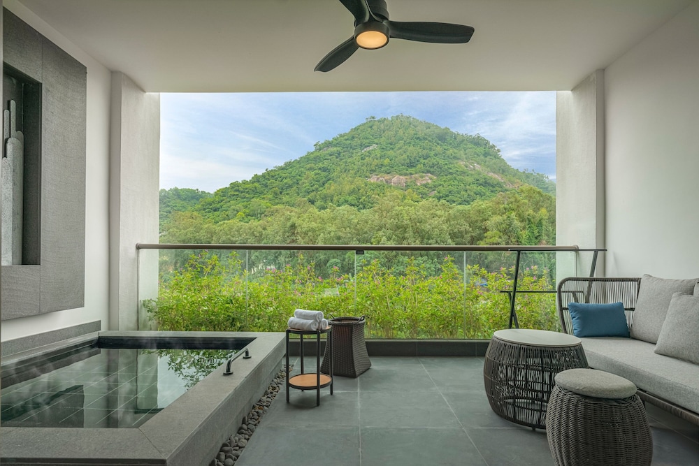Sheraton Maoming Hot Spring Resort 12/30