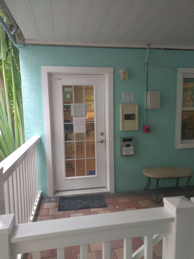 Tropic Isle Beach Resort 4/68
