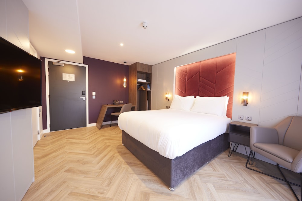 Smart, Studio, King Bed