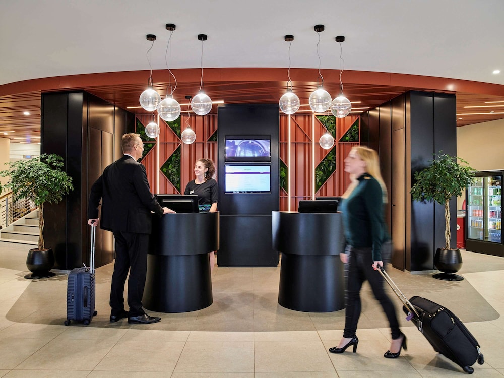 Mercure Paris La Defense 7/66