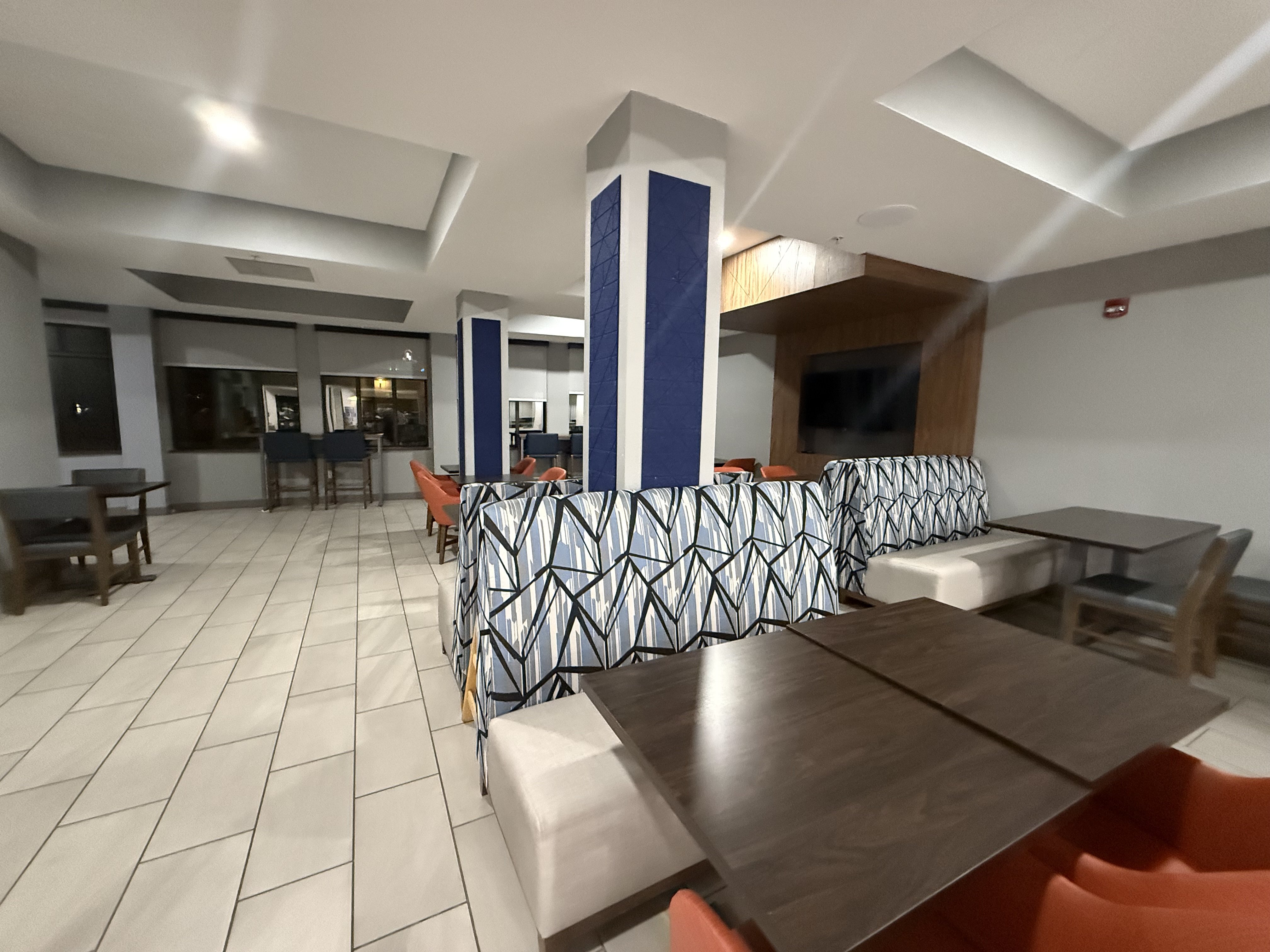 Holiday Inn Express Hotel Suites Loveland 36/56