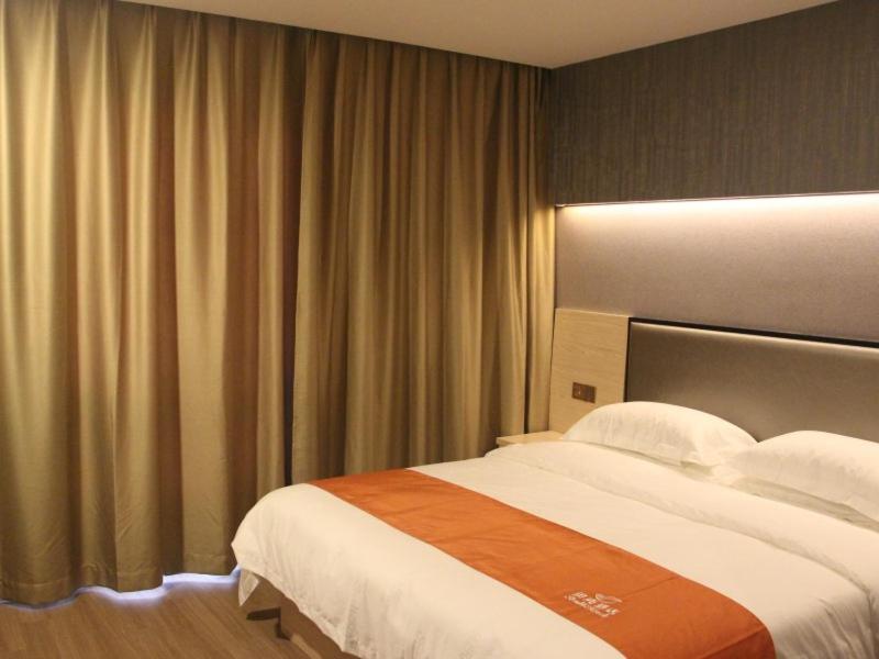 Shell Shanghai Chedun Yingshi City Yingshi Road Hotel 11/23