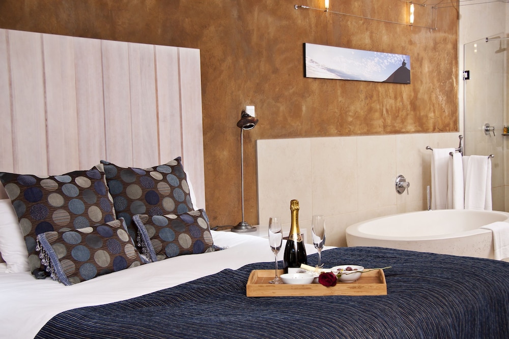 African Rock Hotel 33/76