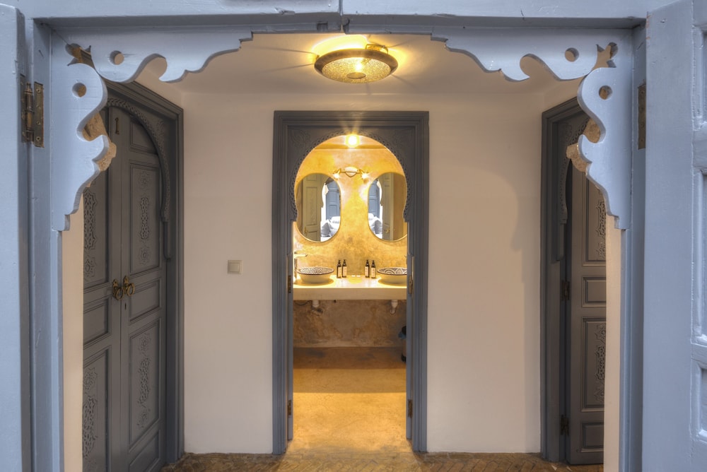 Riad Amaris 4/36