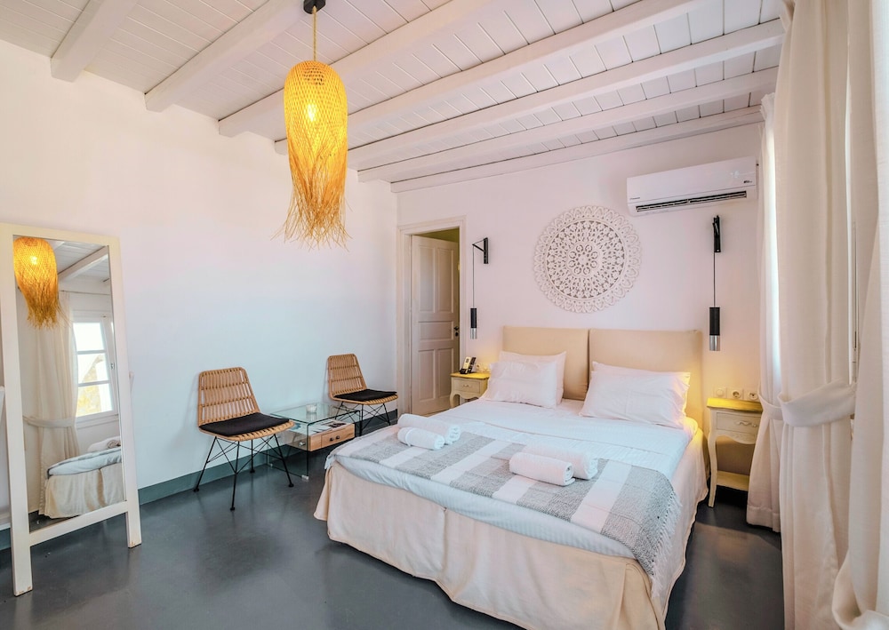 Manu Mykonos Luxury Villa 4/46