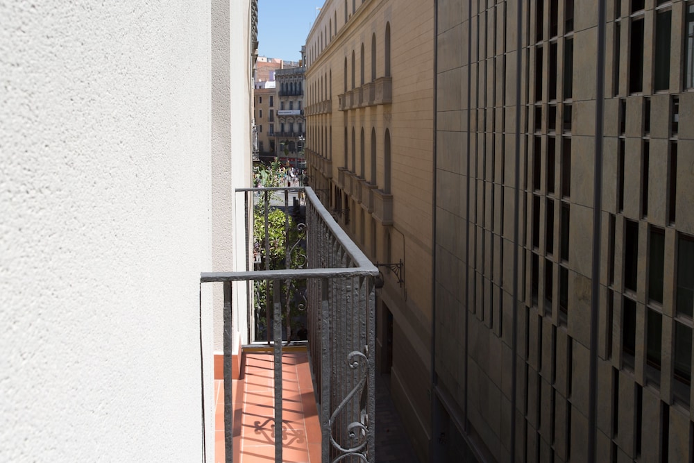 Hostal Opera Ramblas 32/38