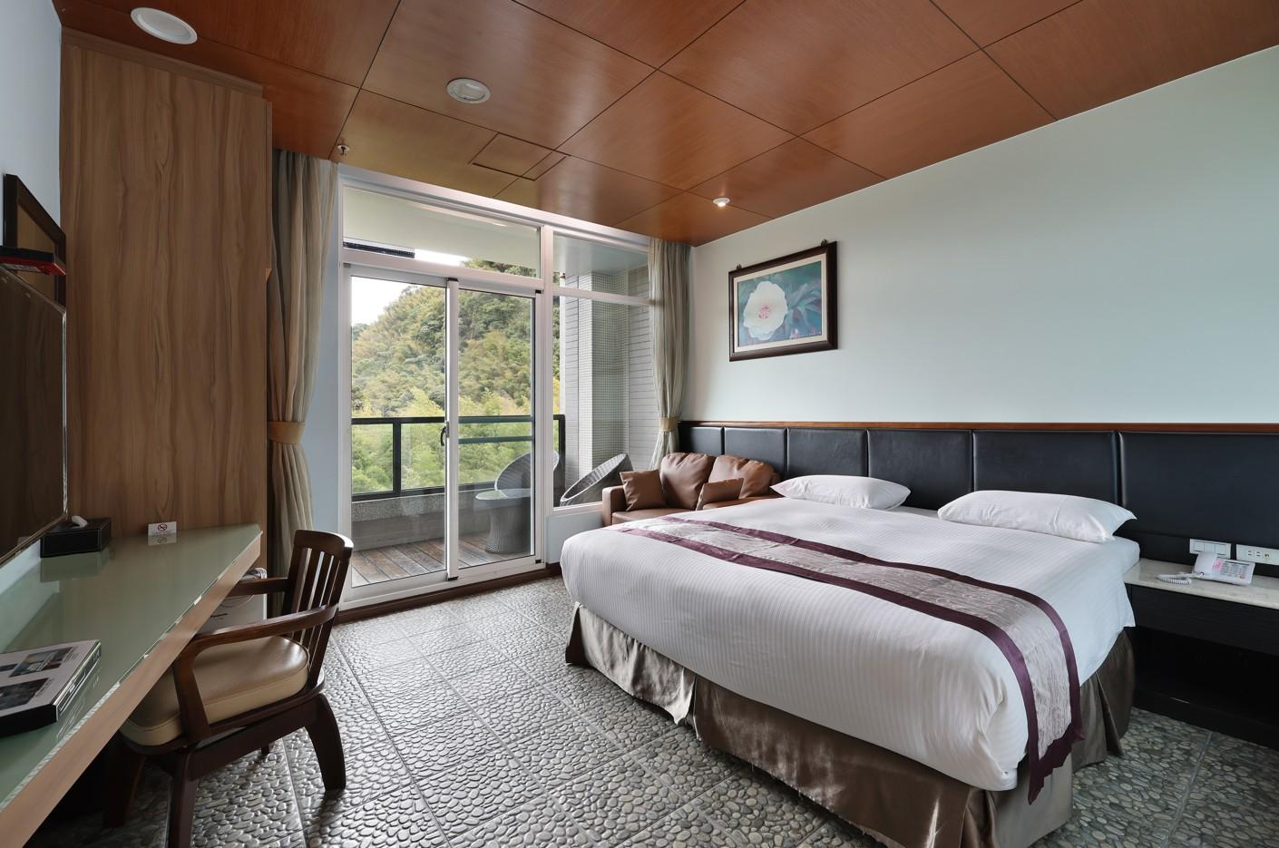 Deluxe, King Bed, Balcony