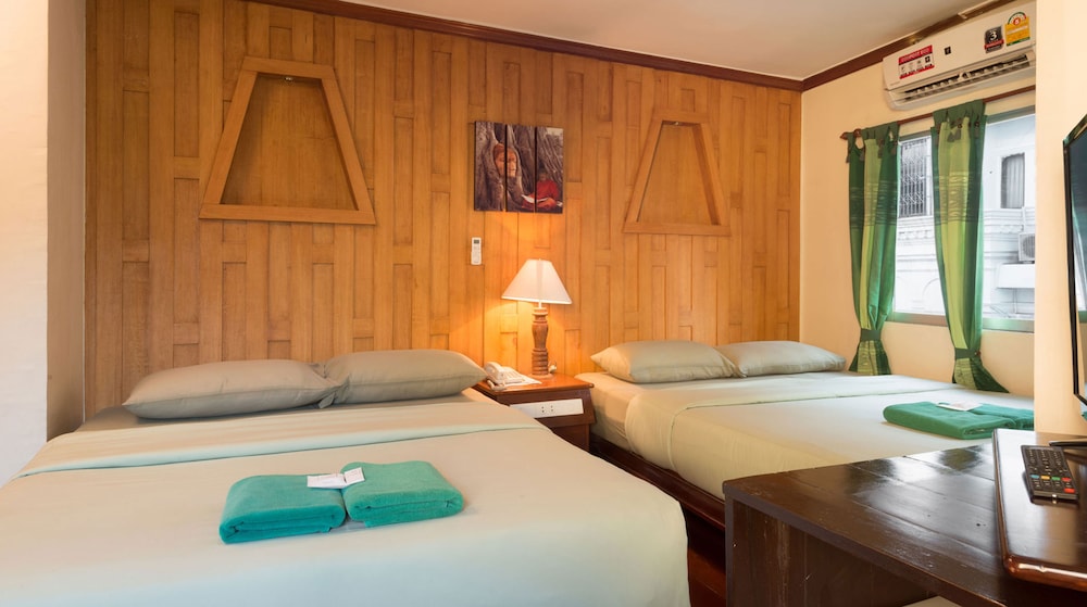 New Road Guest House 15/34