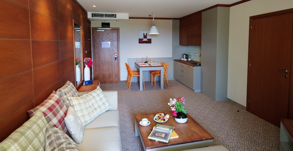 RUSKOVETS RESORT 43/61