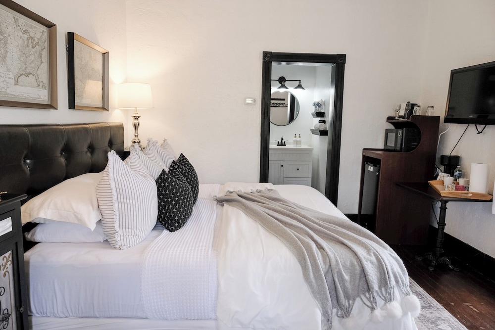 Inn Above Town Creek 6/50