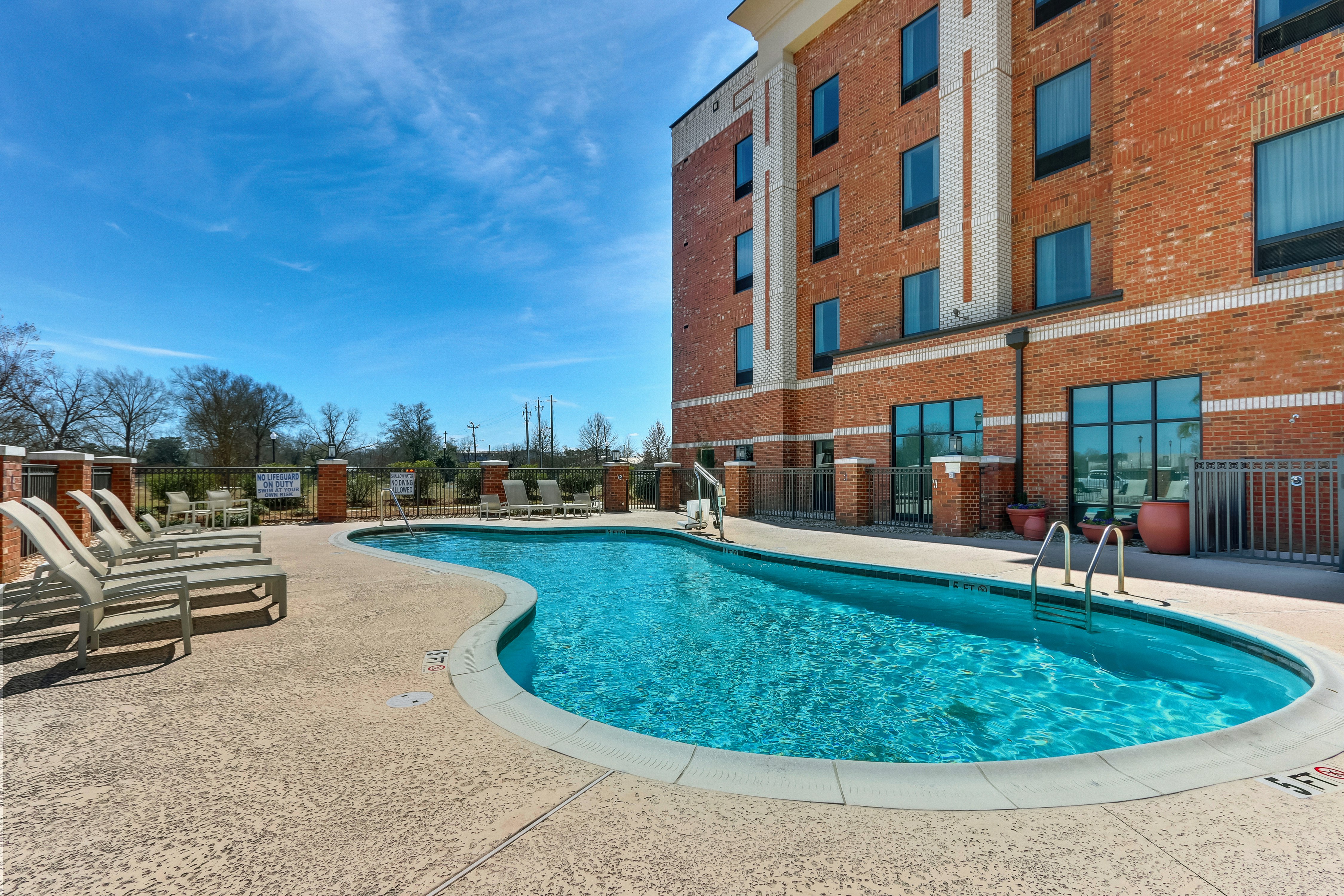 Hampton Inn & Suites Hartsville 74/76