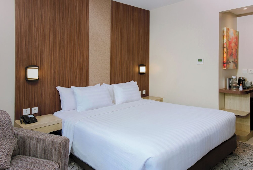 غرفة بريميير بسرير كوين، Aston Gorontalo Hotel & Convention Center 5/8