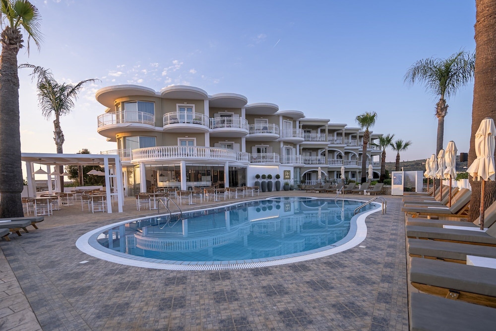 Arkadia Luxury Hotel Apartments 4/50