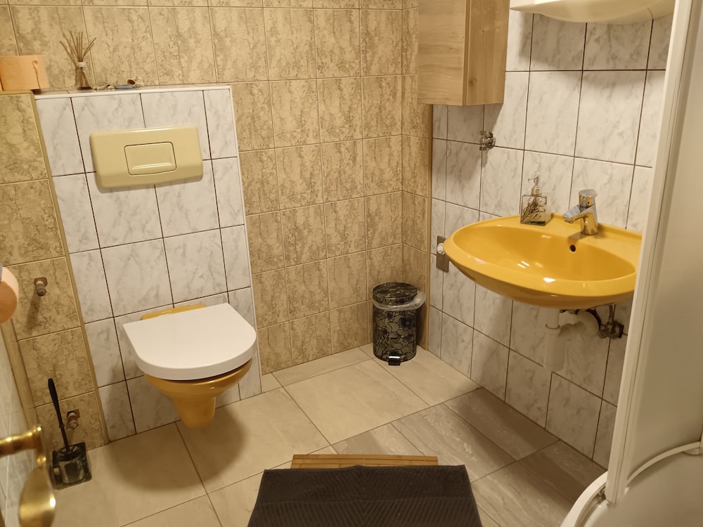 APARTMENTS MORETA 48/50