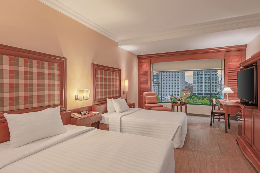 Cambodiana Hotel 15/50