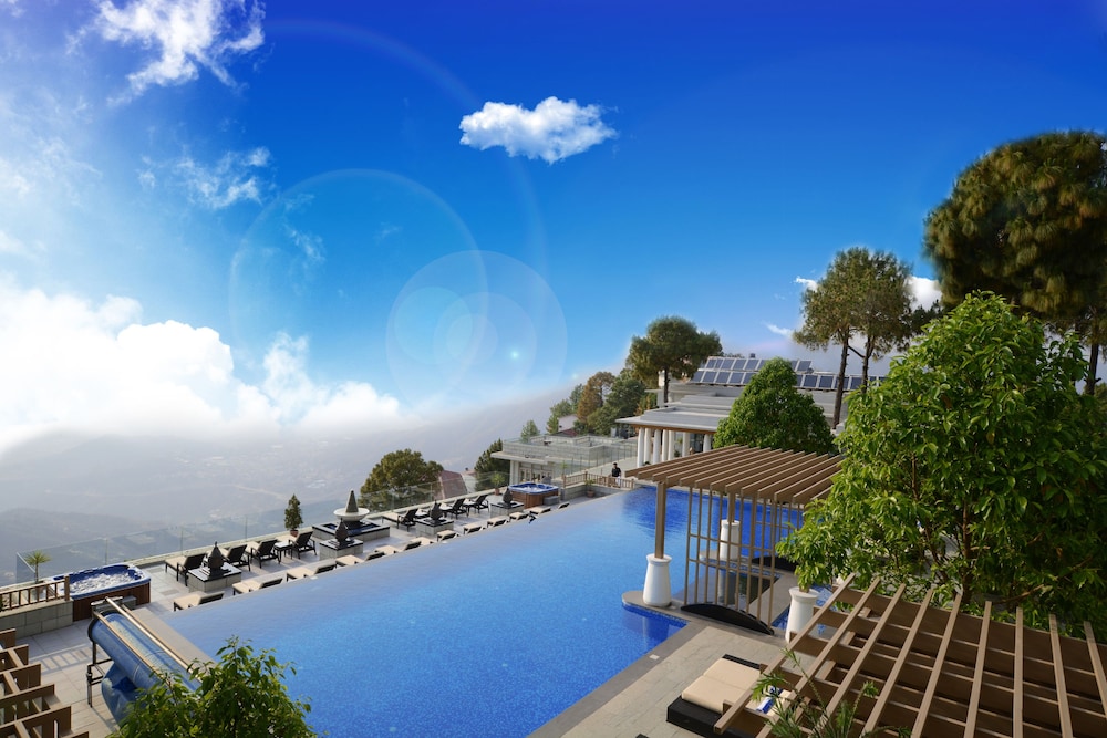 Moksha Himalaya Spa Resort 40/50