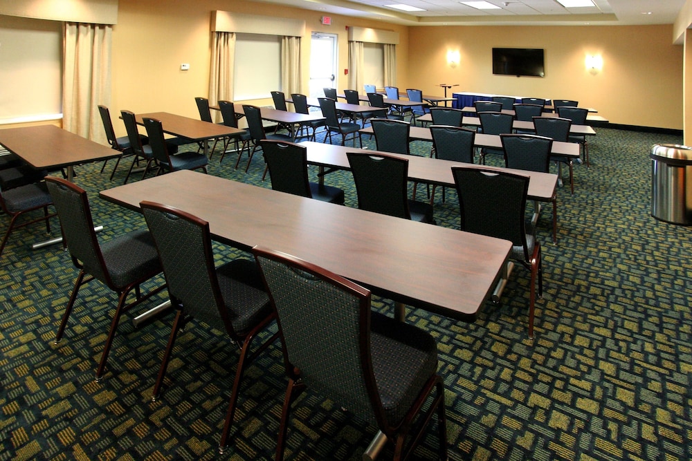 Fairfield Inn And Suites Charleston North University Area 19/20