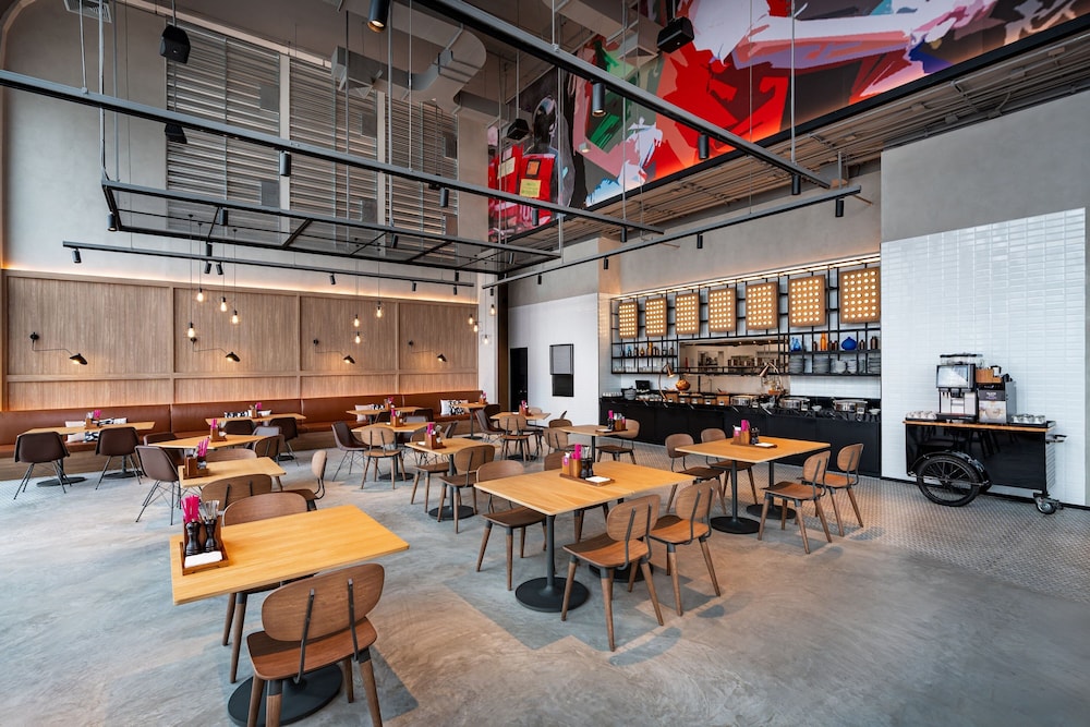 Moxy Bangkok Ratchaprasong 33/50