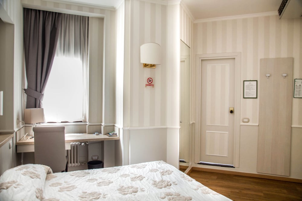 Flora Hotel Milan 5/49