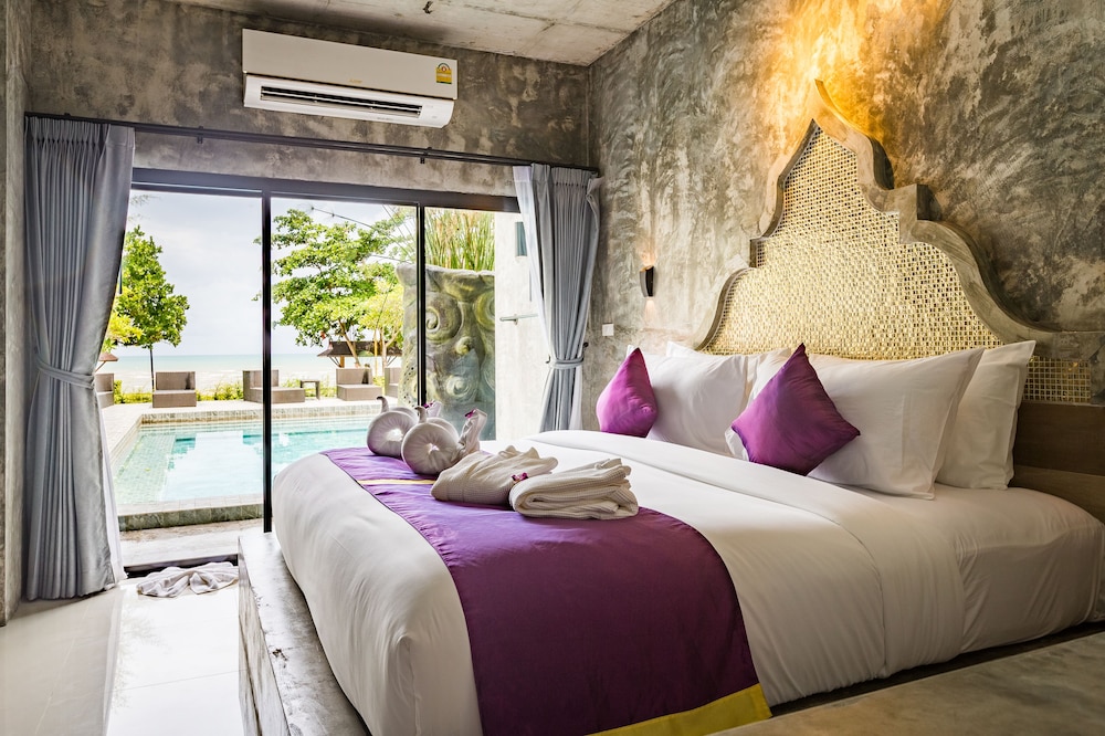 Maneetel Krabi Beachfront 8/50