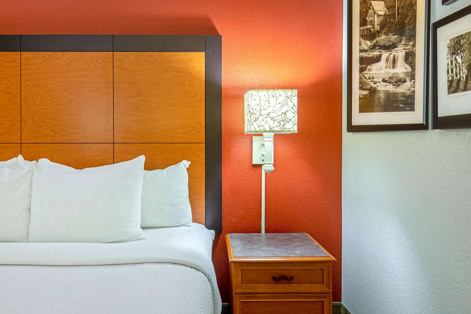 La Quinta Inn And Suites By Wyndham Sherman 11/29