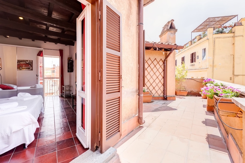 Romantic House in Trastevere 33/33