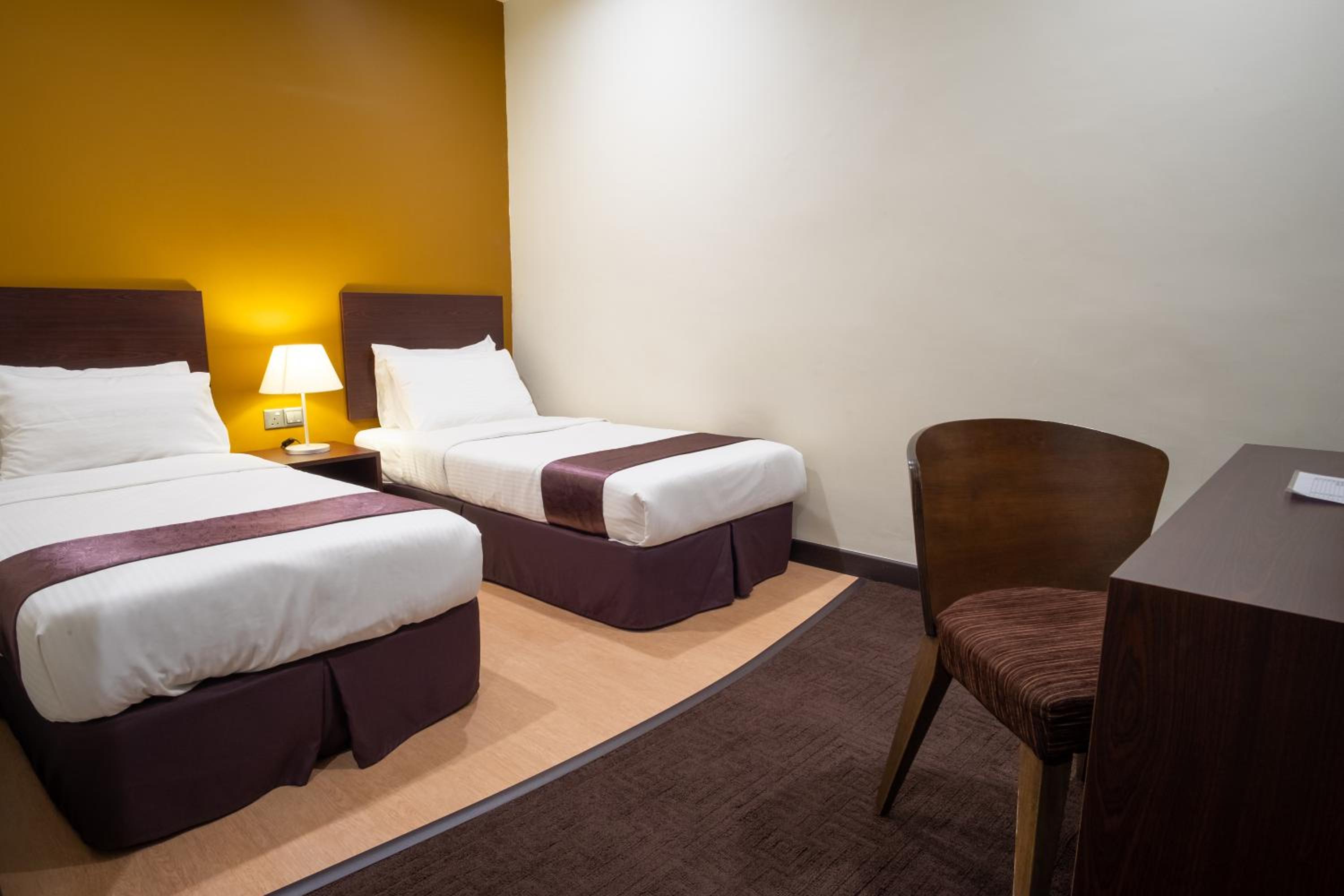 Superior, Twin Beds