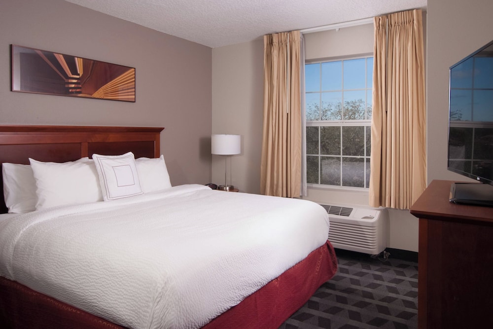 2 Bedrooms, Suite