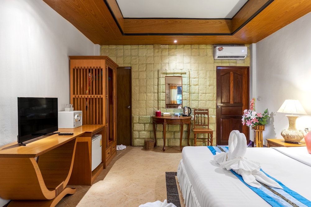 COCONUT BEACH RESORT 50/74