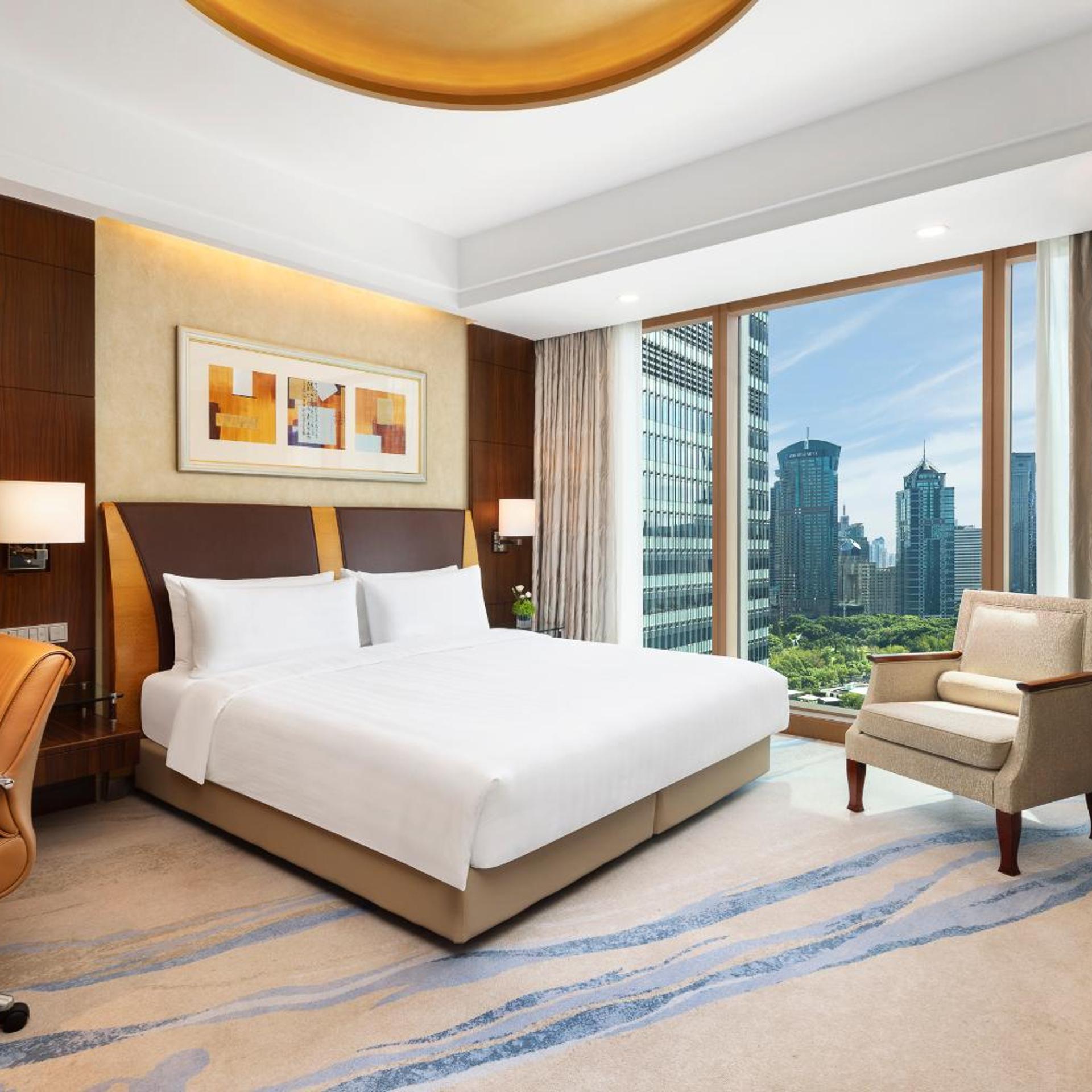 Skyline, King Bed