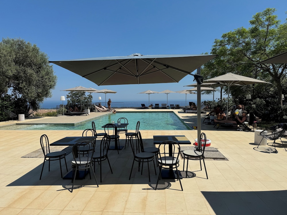 Tale Restaurant & Suite 65/75
