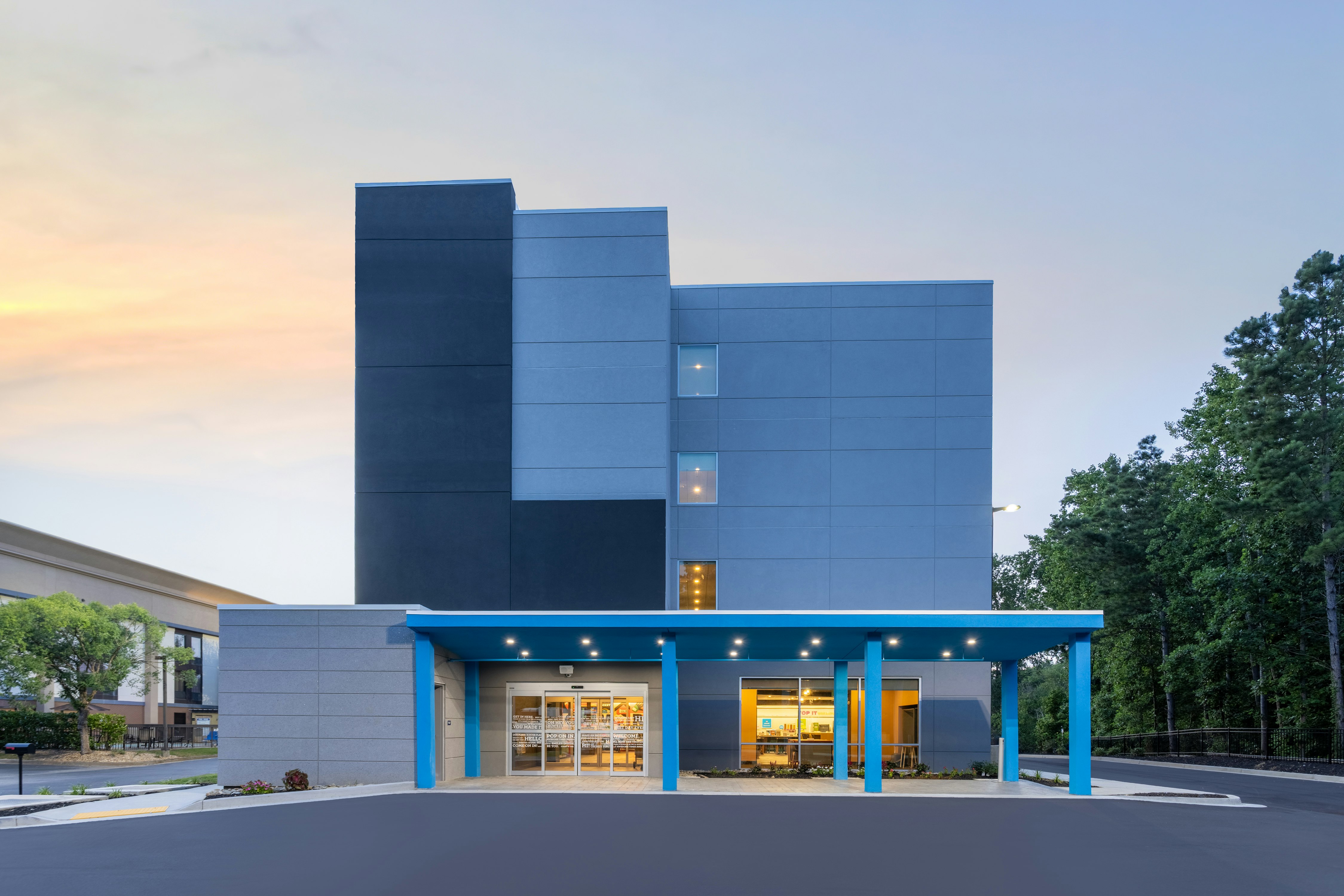 Tru by Hilton Commerce 2/22