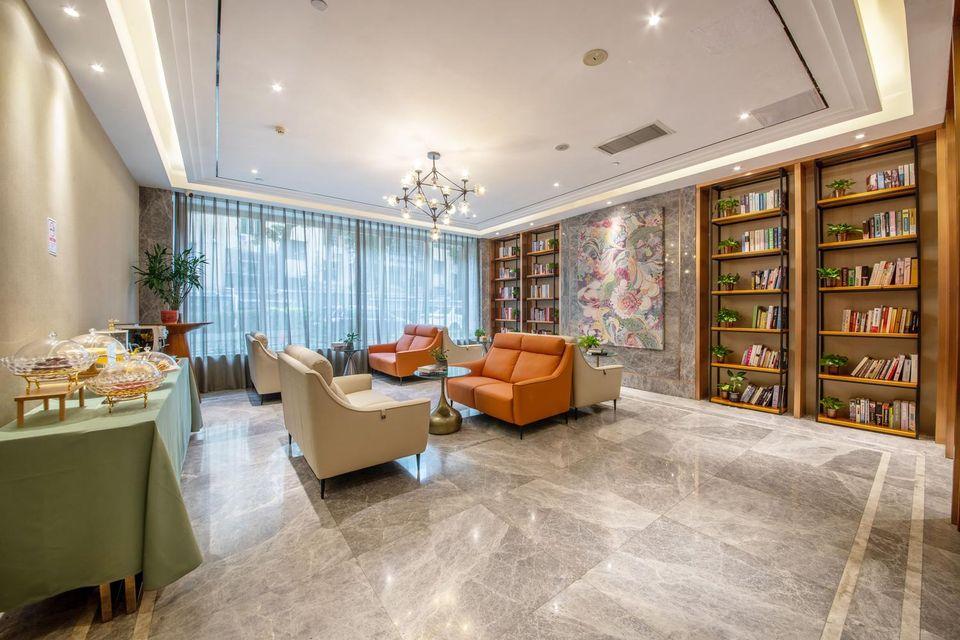 Zhongqing Qiuguo Hotel (Guangzhou Beijing Road Pedestrian Street Zhongshan Memorial Hall Branch) 12/30