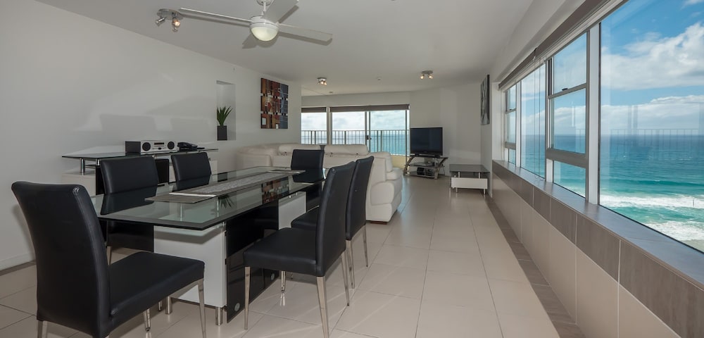 Pacific Plaza Apartments 65/75