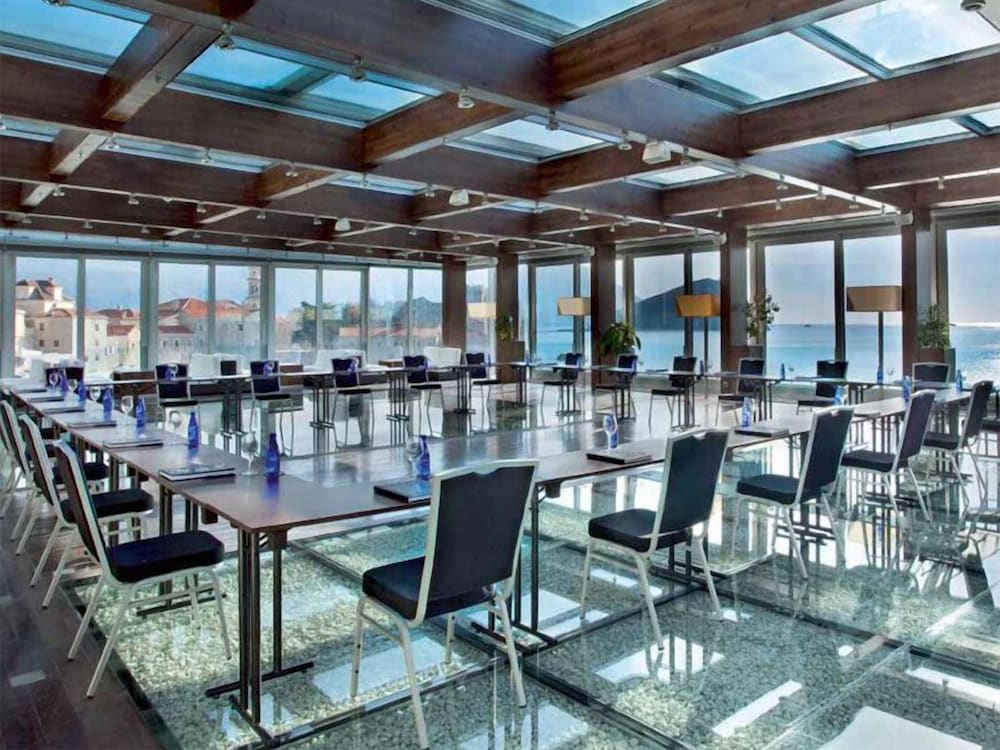 Avala Resort and Villas 39/50