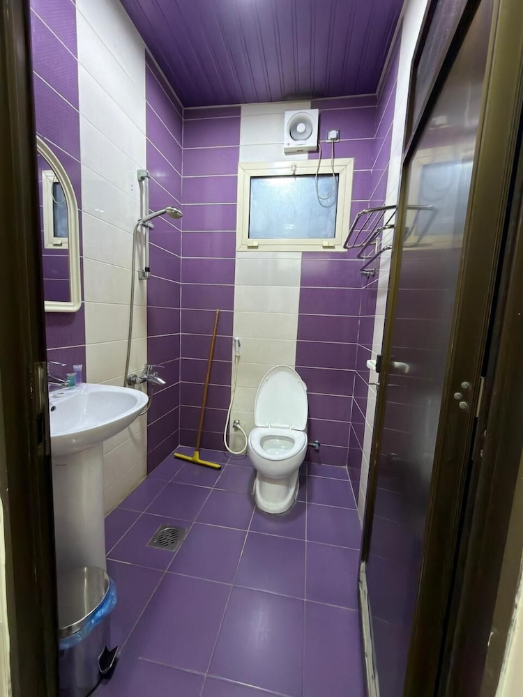 عروس الفيصلية للوحدات السكنية المفروشة(Aros Alfaisaliah Furnished Units) 71/73