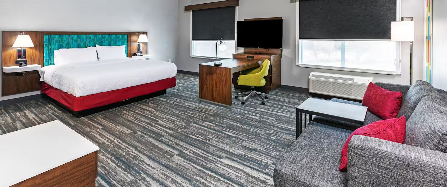 Studio, King Bed, Sofa, Accessible