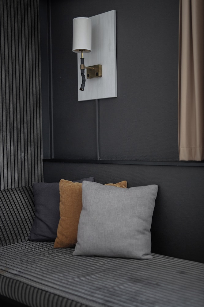 Quality Hotel Royal Corner 52/70