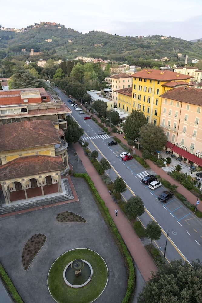 Grand Hotel Tettuccio 48/50