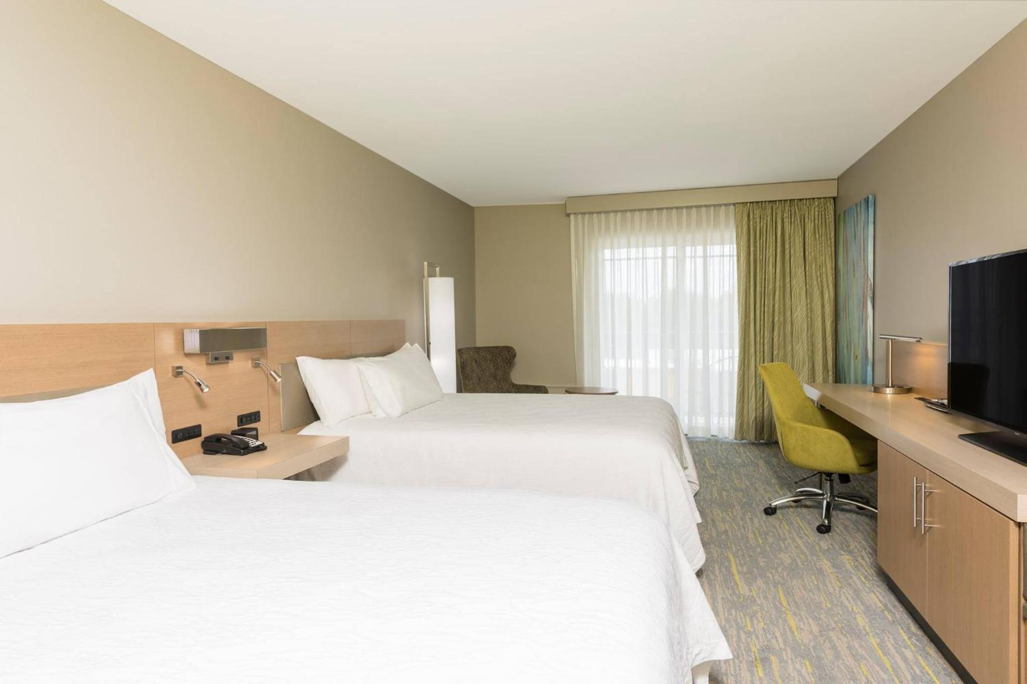 DELUXE, 2 QUEEN BEDS, BALCONY