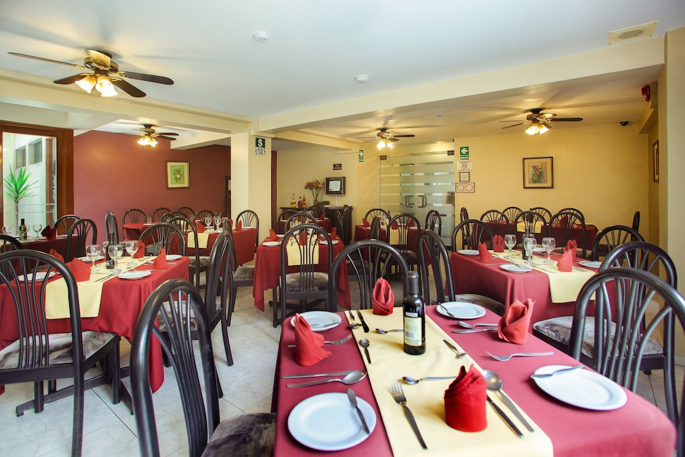 Embajadores Hotel 43/53